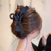 Elegant Matte Hepburn-Style Bow Shark Clip