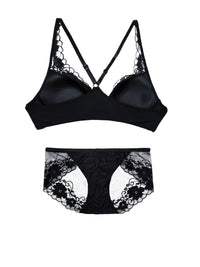 Sexy and Mysterious Lace Front Closure Bra