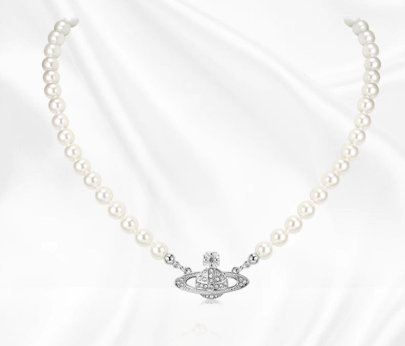 Pearl Saturn Collarbone Necklace