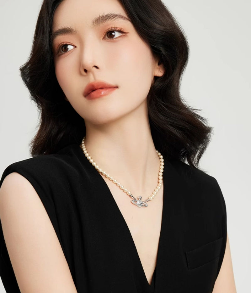 Pearl Saturn Collarbone Necklace