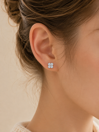 925 Silver Four-Leaf Clover Rhinestone Stud Earrings
