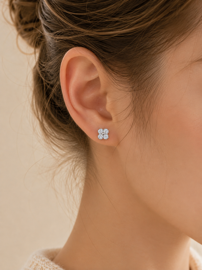 925 Silver Four-Leaf Clover Rhinestone Stud Earrings