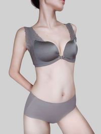 Front-Clasp Lace Push-Up Bra