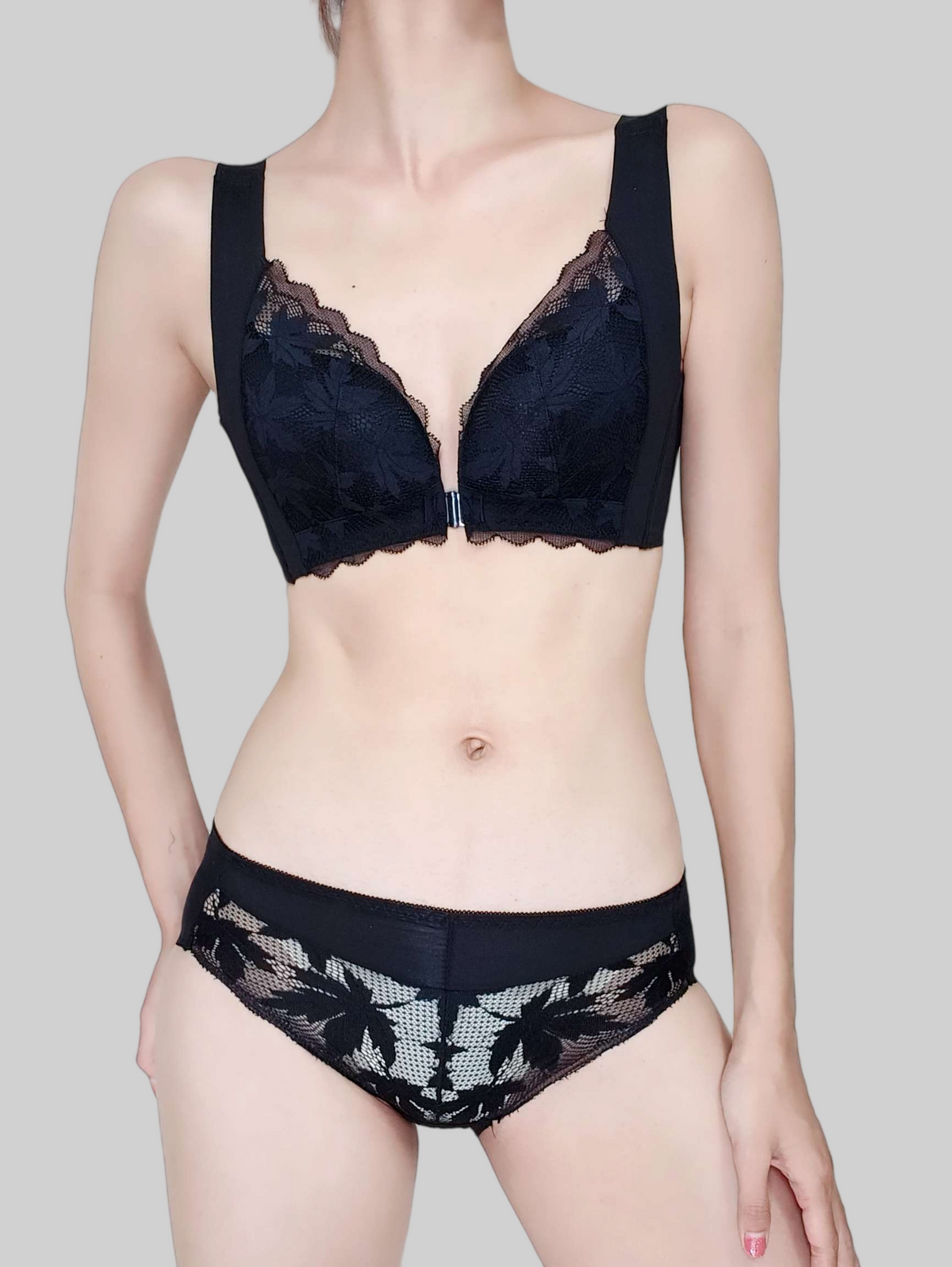 Sensual Front-Clasp, Thin Push-Up Bra