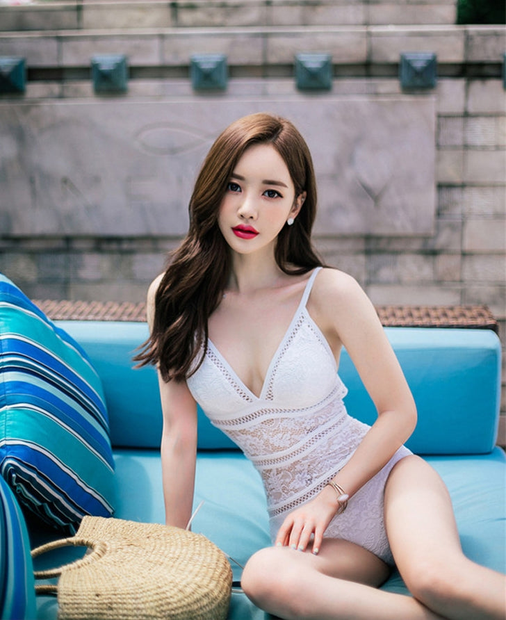 Korean-style Sexy Backless Push-up Lace One-piece Swimsuit