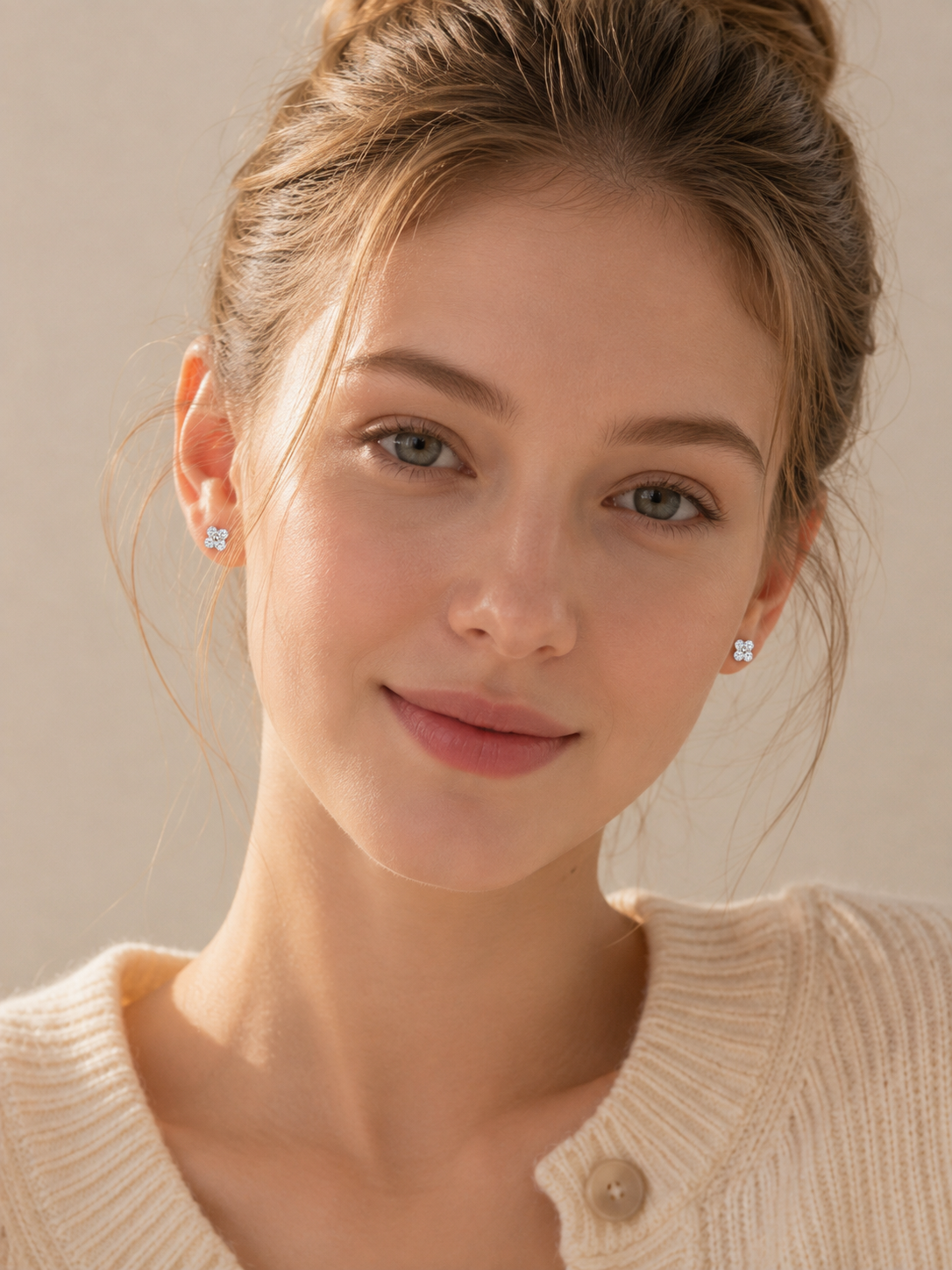 925 Silver Four-Leaf Clover Rhinestone Stud Earrings