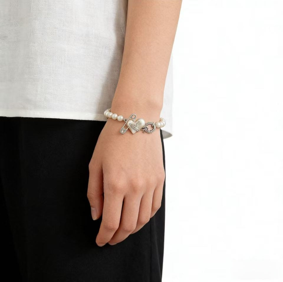 Classic Saturn pearl heart bracelet