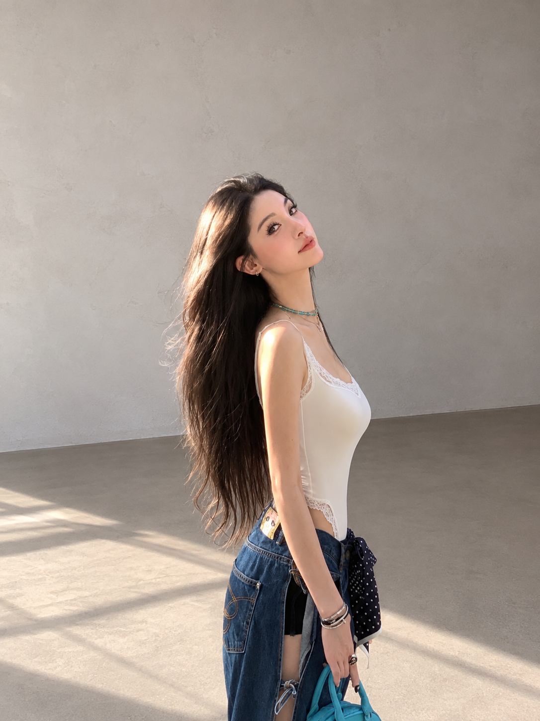 Kardashian-Inspired Slim-Fit Lace Bodysuit