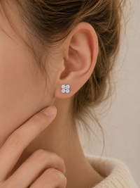 925 Silver Four-Leaf Clover Rhinestone Stud Earrings